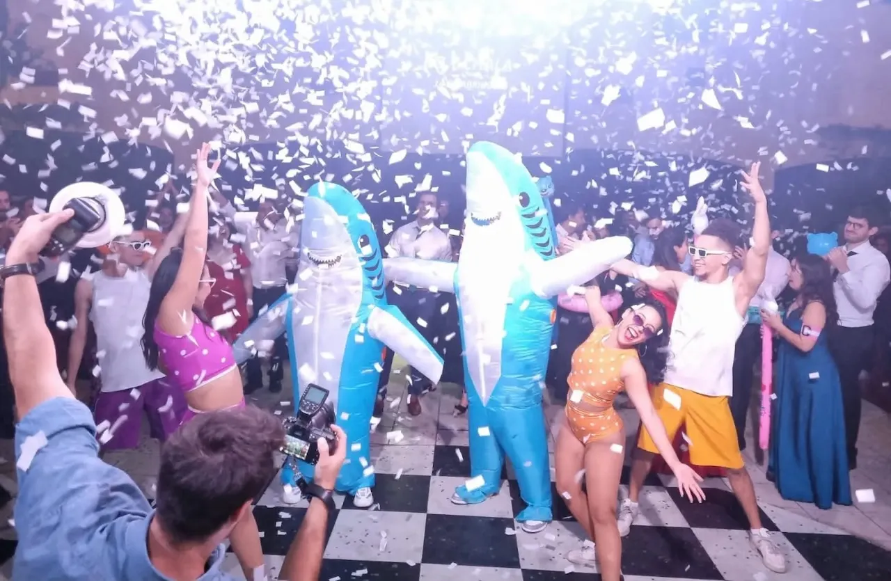 Pool Party · Imagen