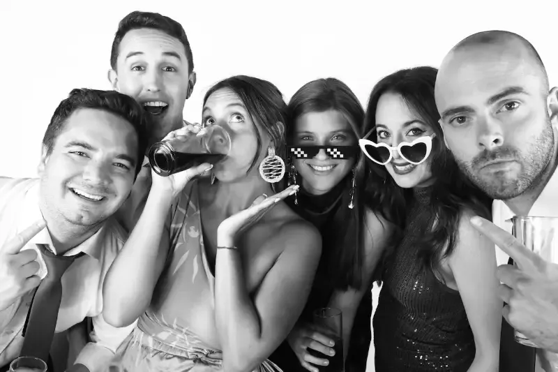 B&W Studio · Imagen