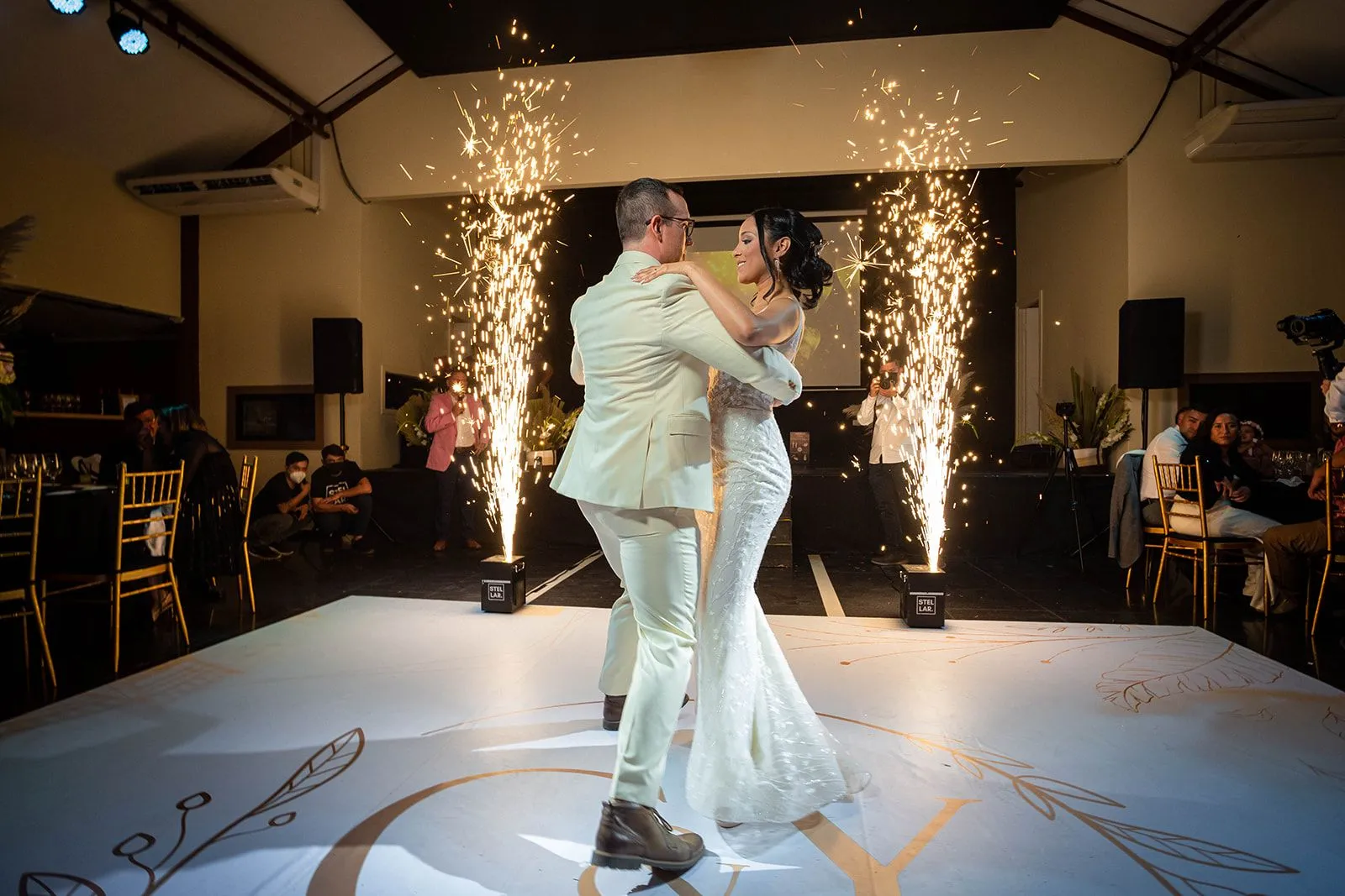 Pirotecnia Fría por Stellar Eventos